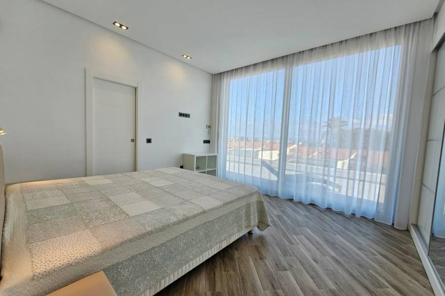 Venta - Villa de Lujo - Los Angeles - Torrevieja