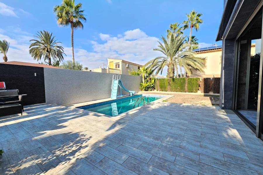 Venta - Villa de Lujo - Los Angeles - Torrevieja