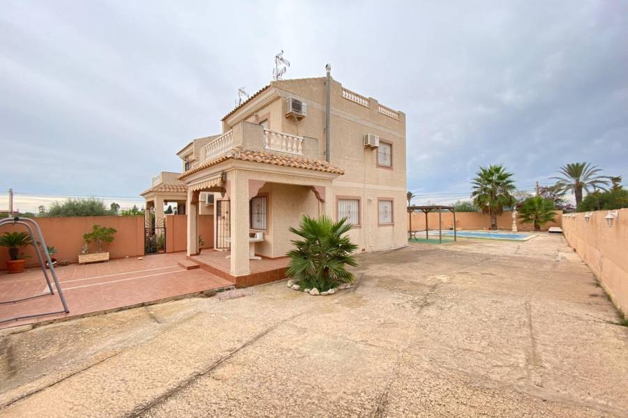 Verkauf - Einfamilienhaus - San luis - Torrevieja
