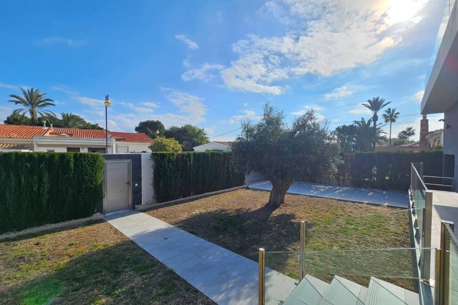 Venta - Villa de Lujo - Los Angeles - Torrevieja