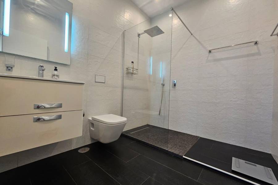 Venta - Villa de Lujo - Los Angeles - Torrevieja