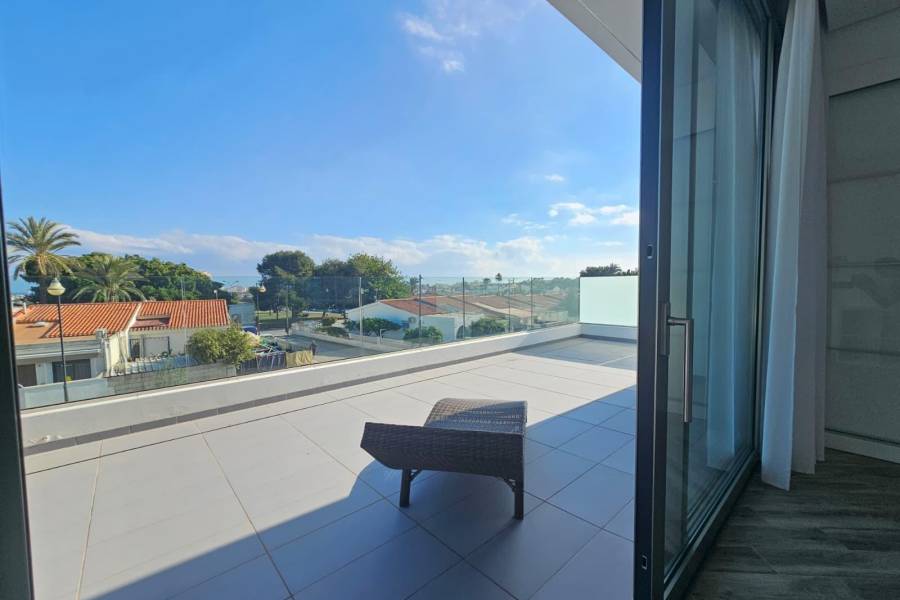 Venta - Villa de Lujo - Los Angeles - Torrevieja