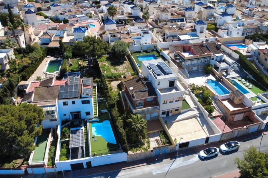 Venta - Chalet - Los balcones - Torrevieja