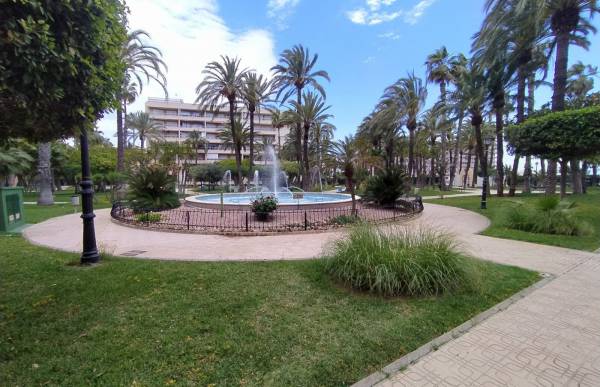 Lägenhet - Försäljning - Playa de los locos - Torrevieja