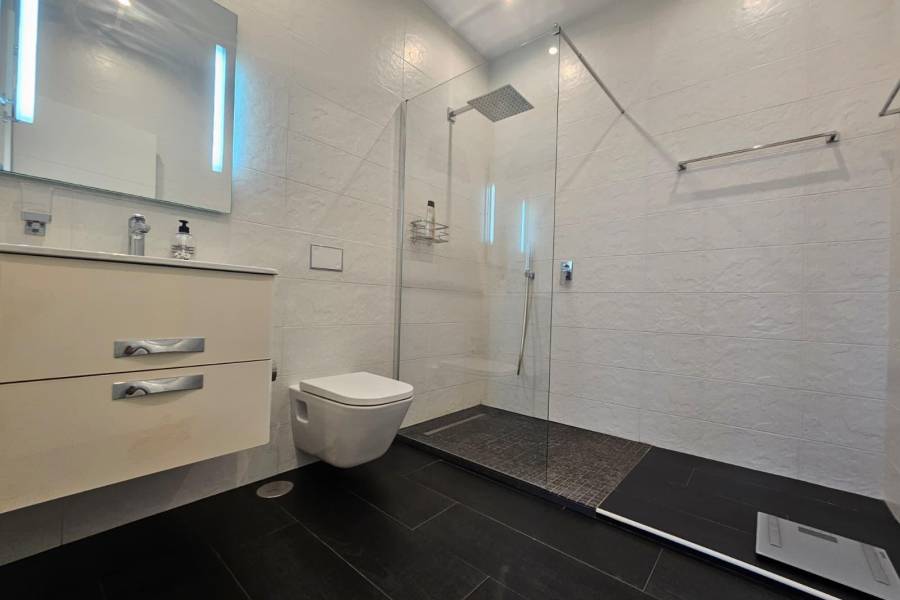 Venta - Villa de Lujo - Los Angeles - Torrevieja