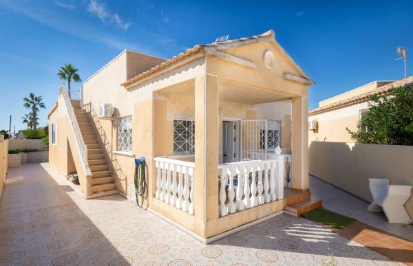 Einfamilienhaus - Verkauf - La Siesta - El Salado - Torreta - Torrevieja