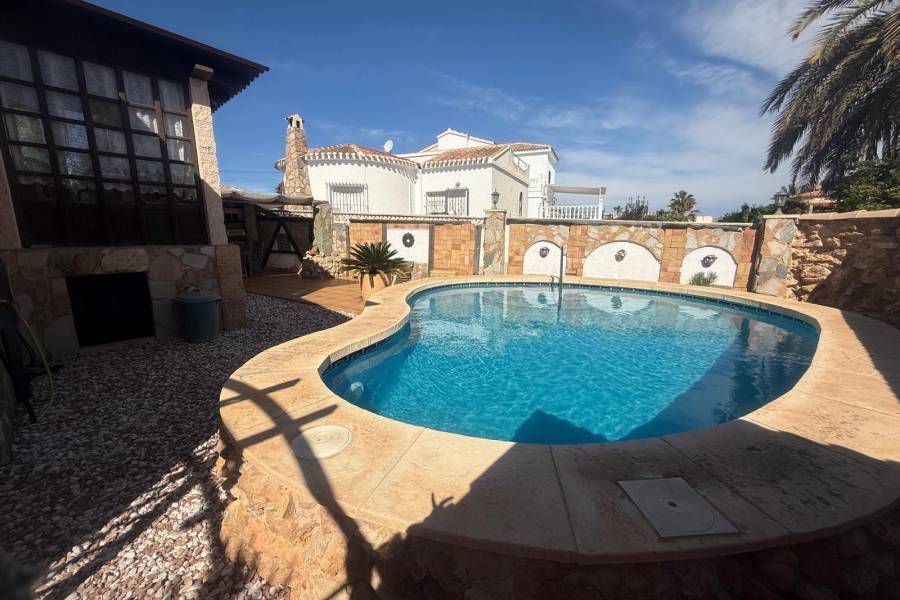 Venta - Chalet - El chaparral - Torrevieja