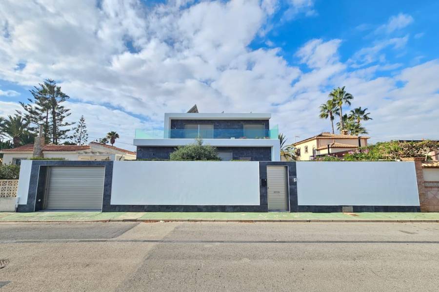 Venta - Villa de Lujo - Los Angeles - Torrevieja