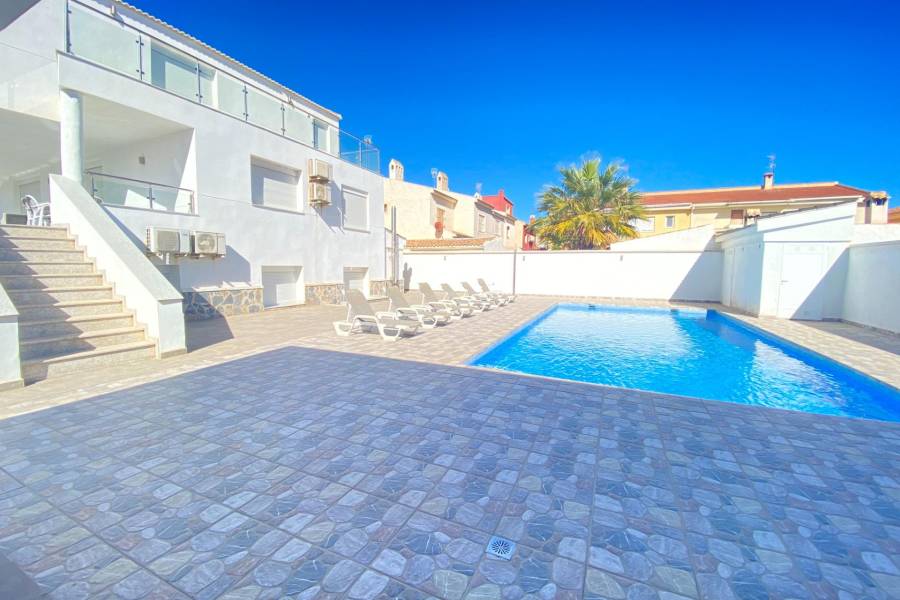 Venta - Villa de Lujo - Aldea del mar - Torrevieja