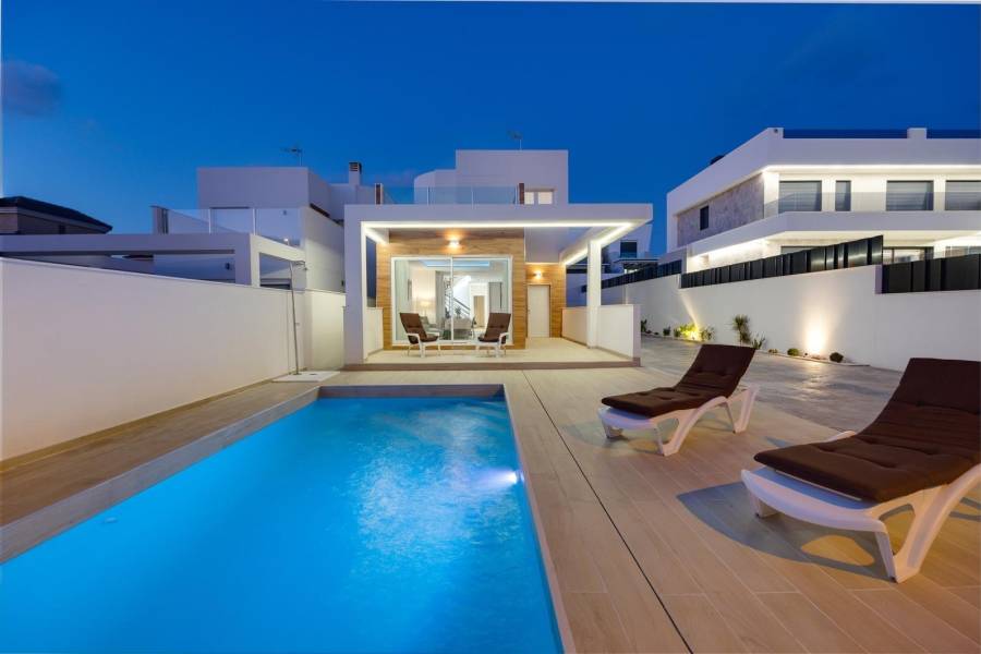 Sale - Villa - Zona los Frutales - Torrevieja