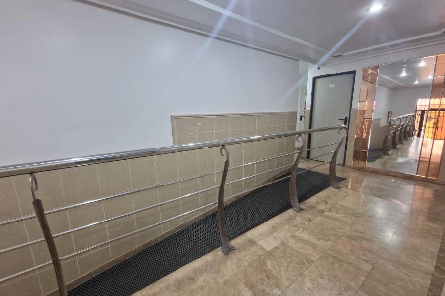 Sale - Ground floor apartment - Centro - Torrevieja