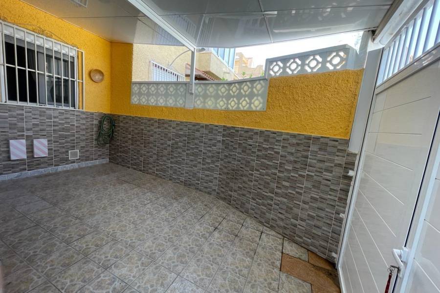 Sale - Terraced house - La siesta - Torrevieja