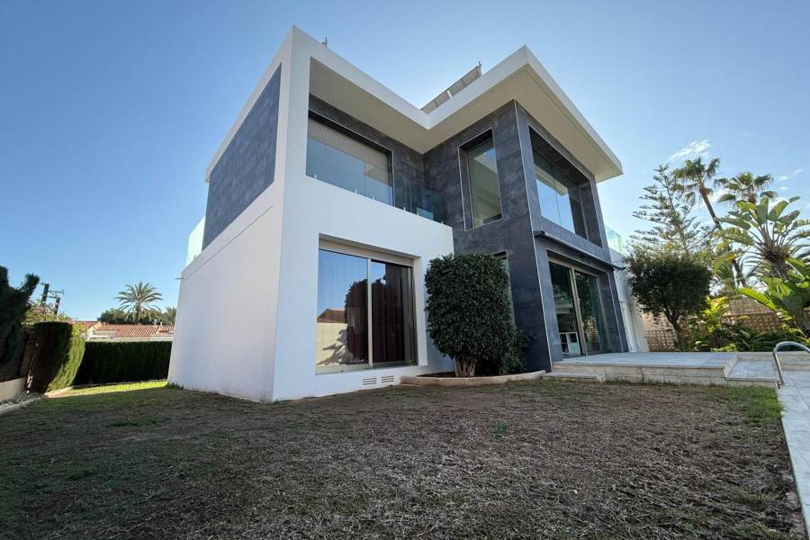 Venta - Villa de Lujo - Los Angeles - Torrevieja