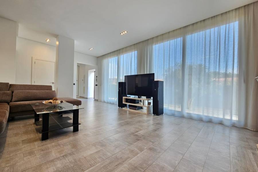 Venta - Villa de Lujo - Los Angeles - Torrevieja