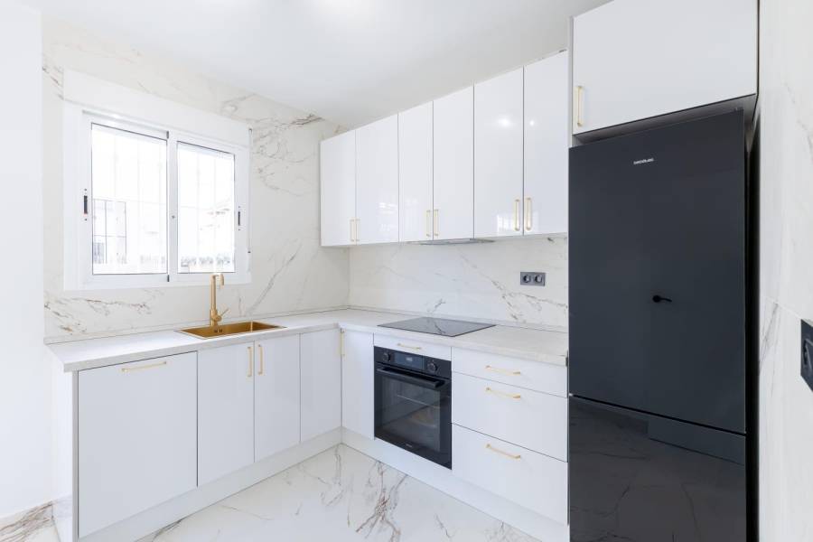 Venta - Chalet - Las filipinas - San Miguel de Salinas