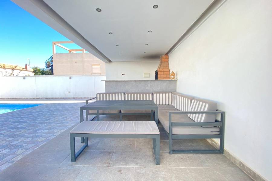 Venta - Villa de Lujo - Aldea del mar - Torrevieja