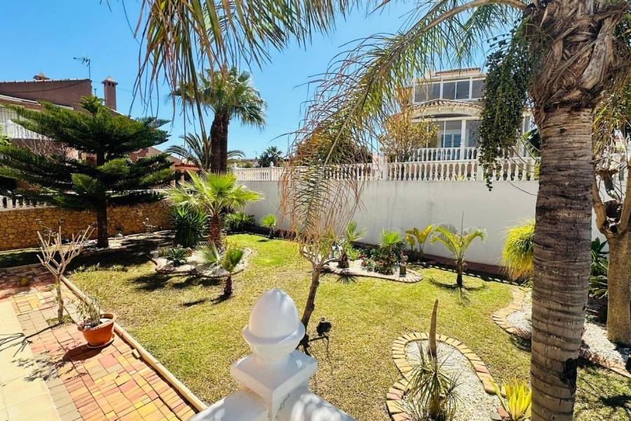 Venta - Chalet - Los Balcones - Los Altos del Edén - Torrevieja