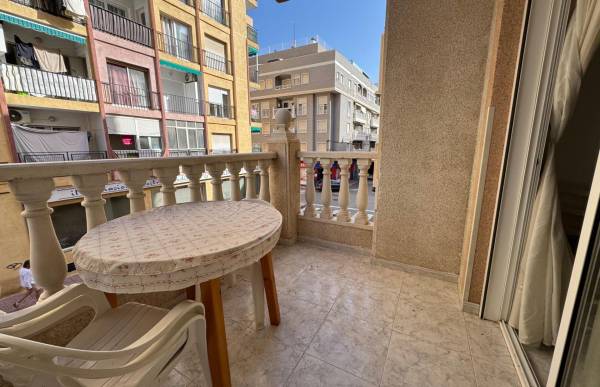 Apartamento - Venta - Playa de los locos - Torrevieja