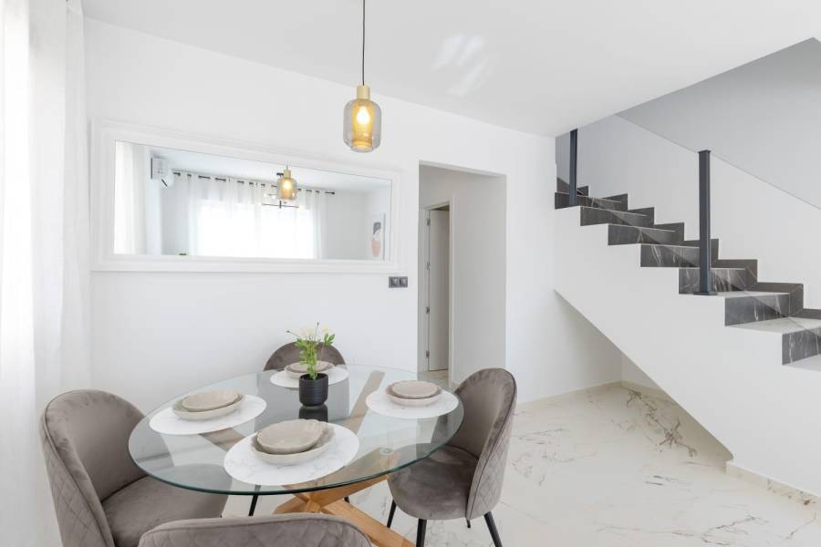 Venta - Chalet - Las filipinas - San Miguel de Salinas