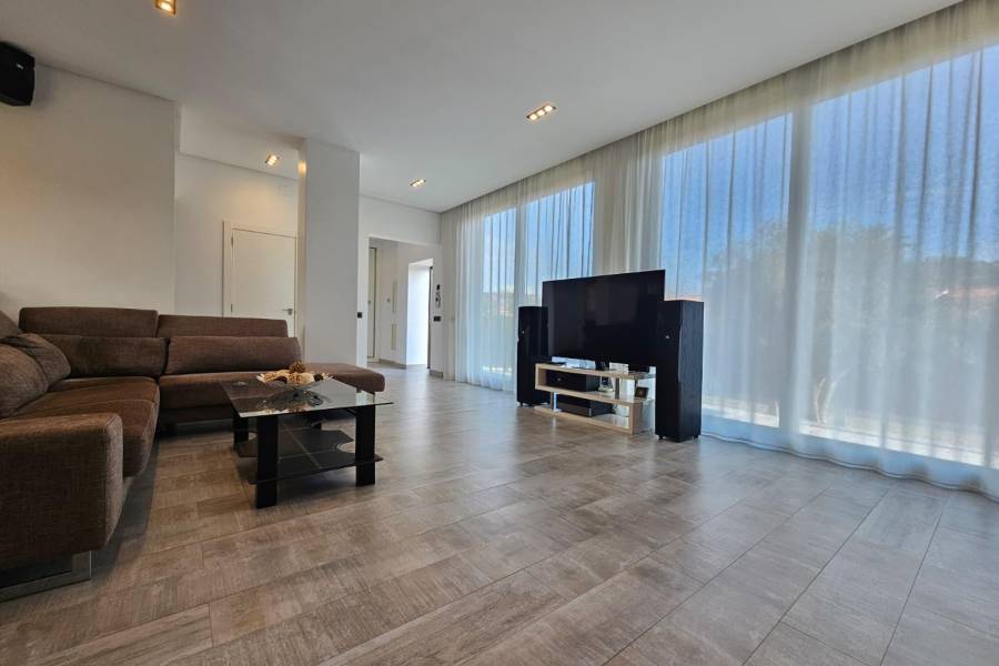 Venta - Villa de Lujo - Los Angeles - Torrevieja