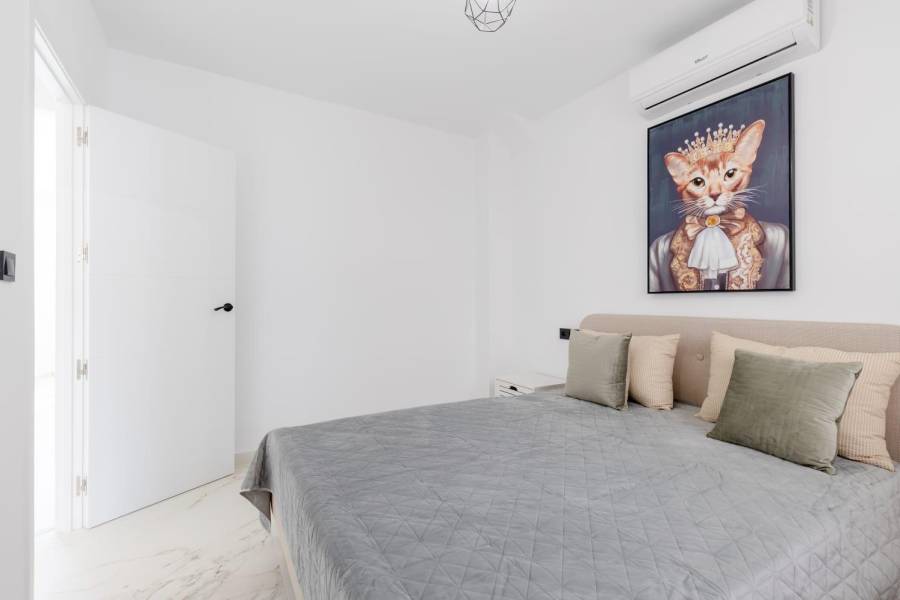 Venta - Chalet - Las filipinas - San Miguel de Salinas