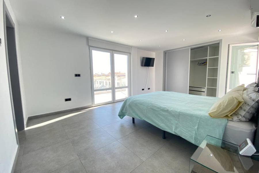 Venta - Villa de Lujo - Aldea del mar - Torrevieja