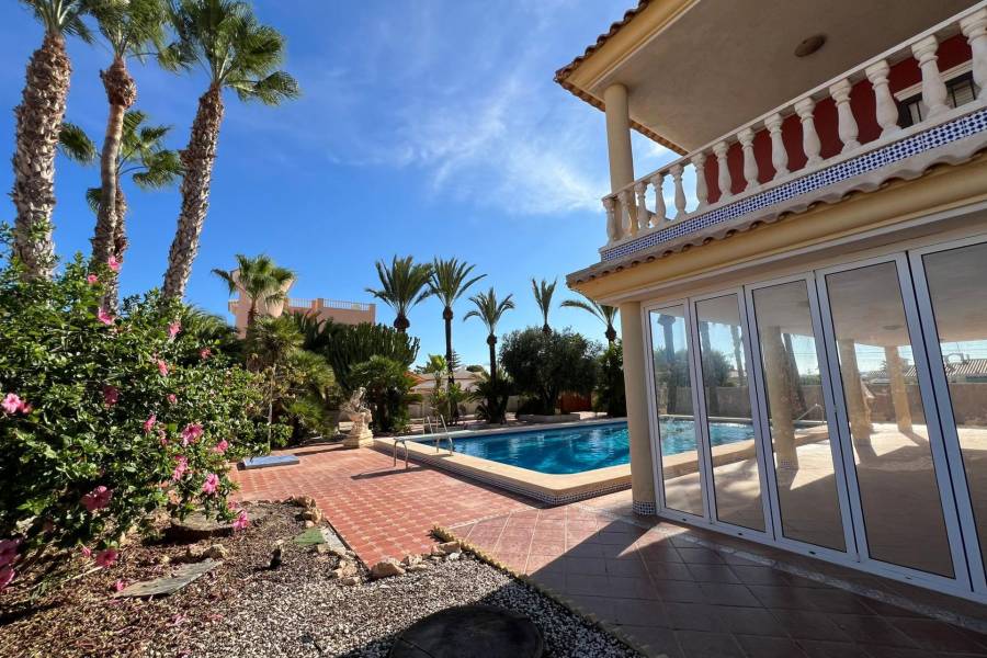Försäljning - Villa - Torreta florida - Torrevieja