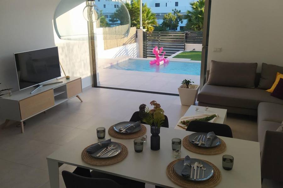 Venta - Villa - PAU 8 - Orihuela Costa