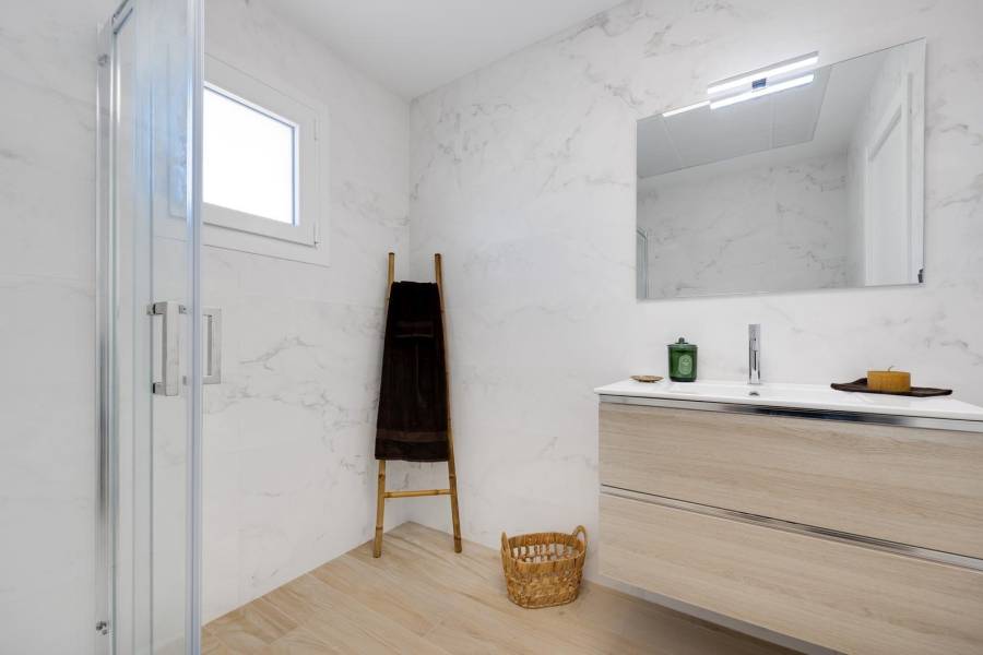 Sale - Villa - Zona los Frutales - Torrevieja