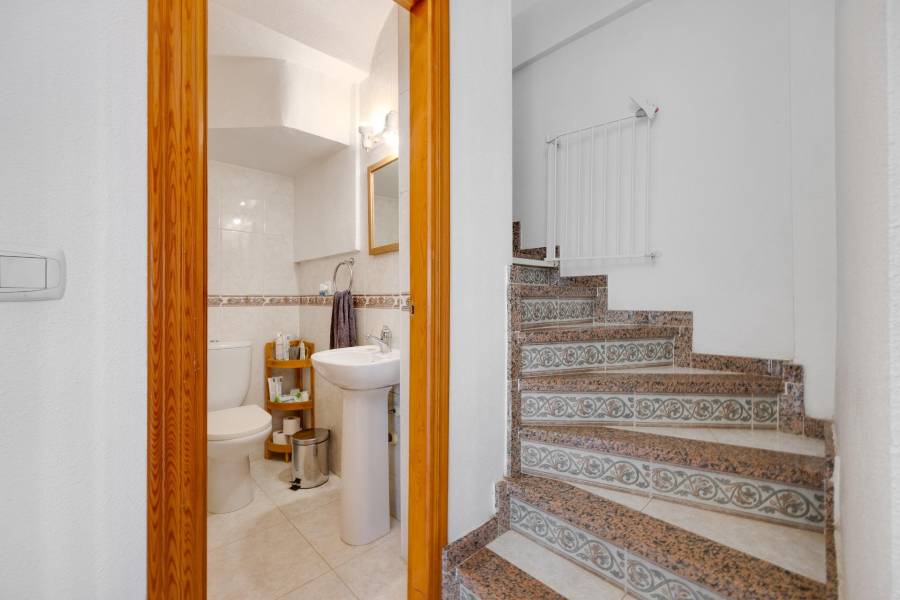 Verkauf - Einfamilienhaus - Aguas Nuevas - Torrevieja