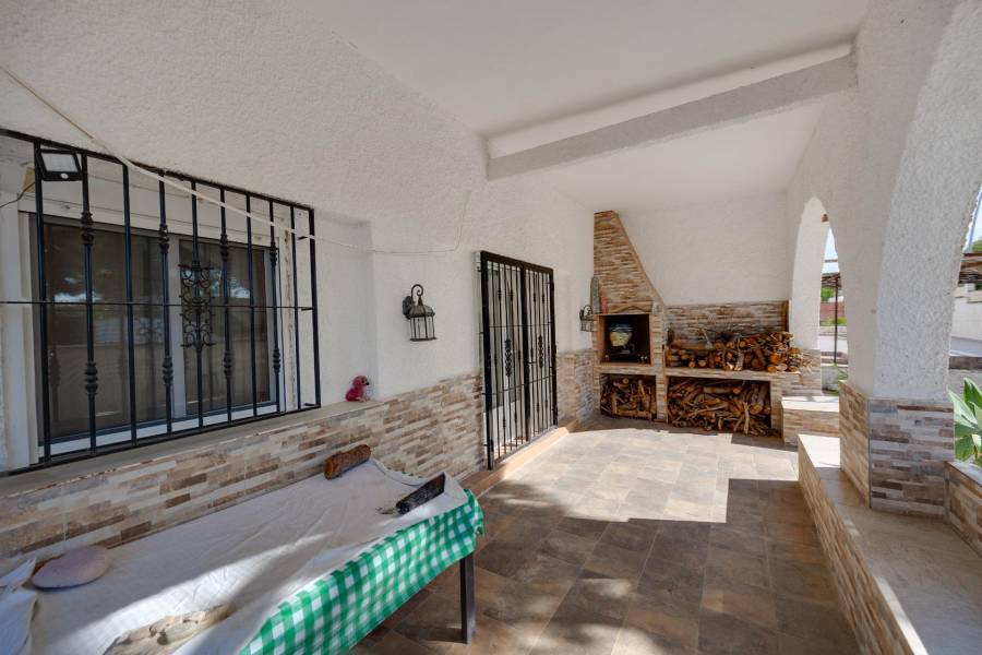 Venta - Chalet - Los balcones - Torrevieja