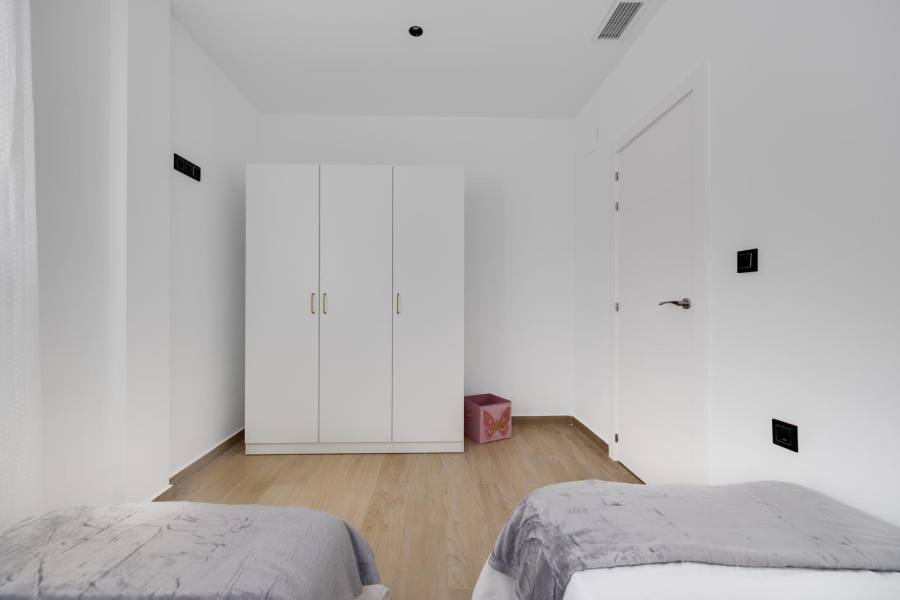 Sale - Villa - Zona los Frutales - Torrevieja