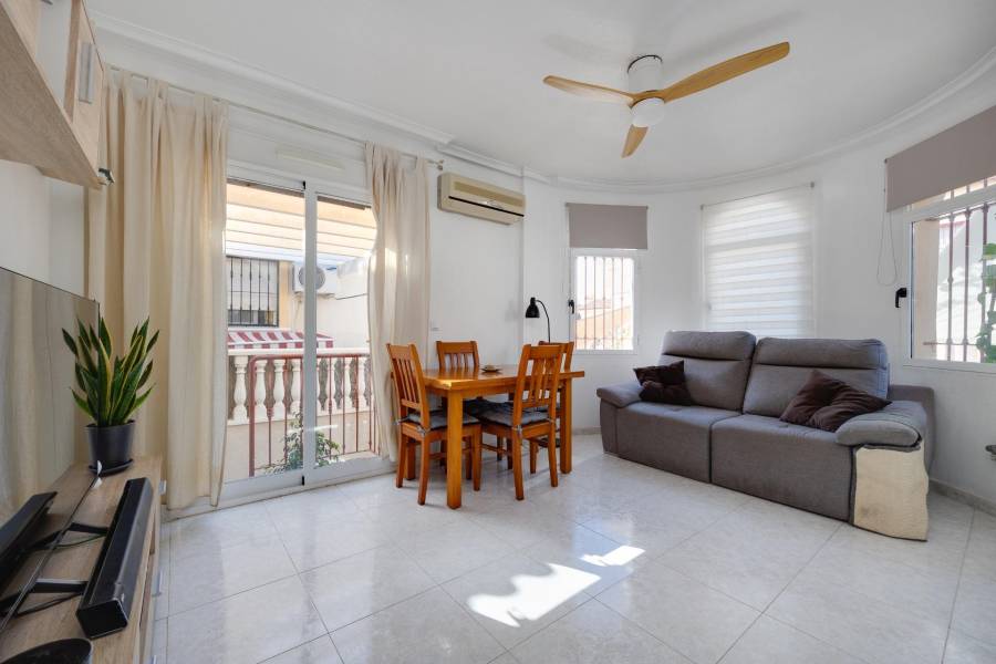 Verkauf - Einfamilienhaus - Aguas Nuevas - Torrevieja