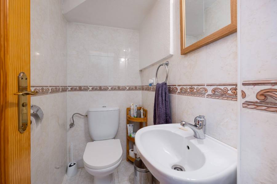 Verkauf - Einfamilienhaus - Aguas Nuevas - Torrevieja