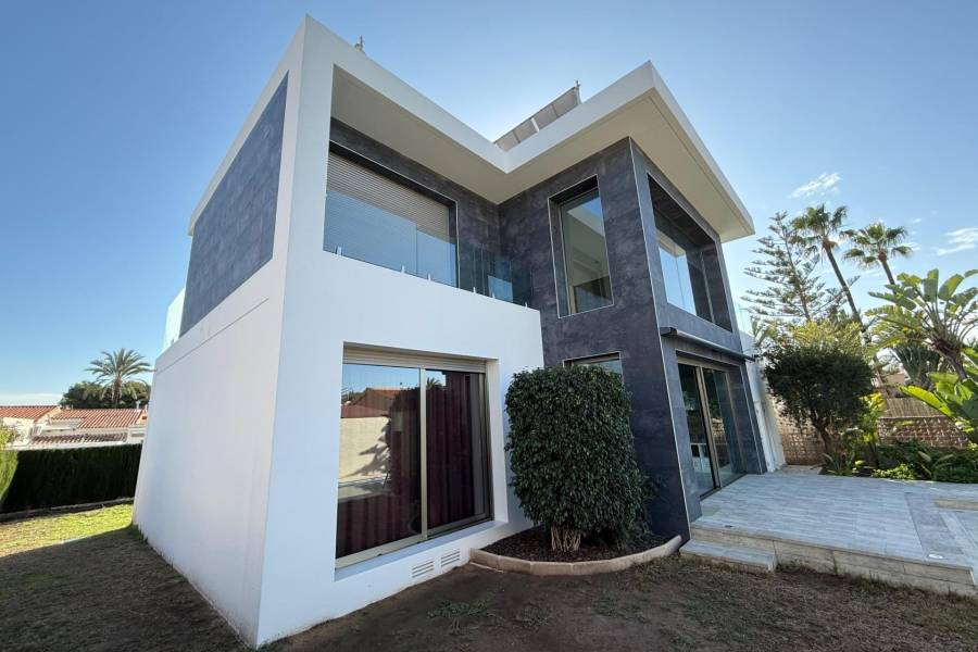 Venta - Villa de Lujo - Los Angeles - Torrevieja
