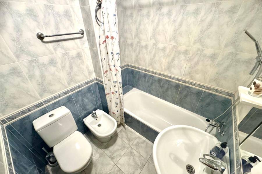 Sale - Apartment - Centro - Torrevieja
