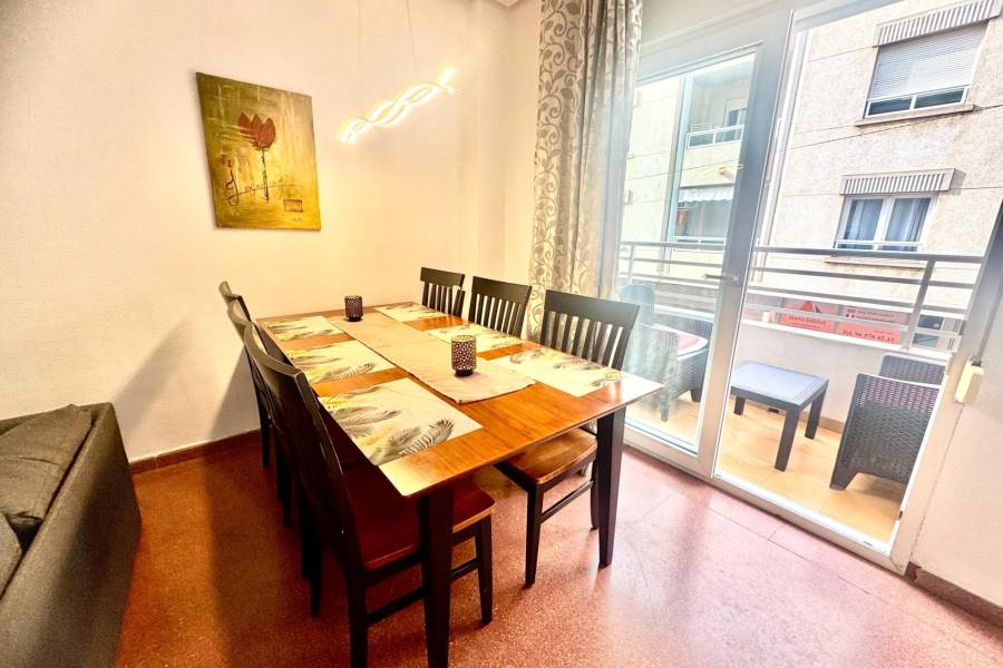 Sale - Apartment - Centro - Torrevieja