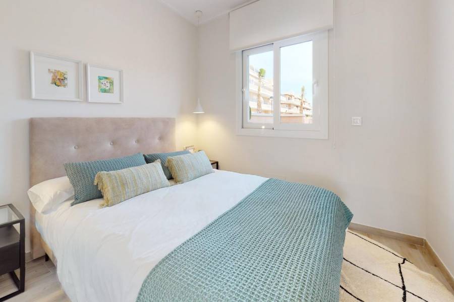 Venta - Adosado - Zona Pueblo - Pilar de la Horadada