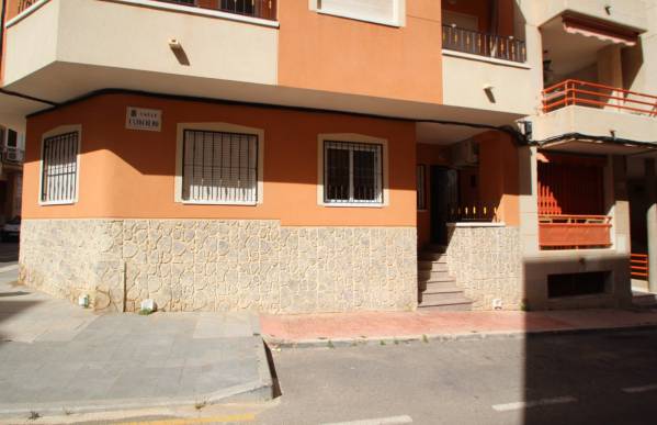 Ground floor apartment - Sale - Playa de los locos - Torrevieja