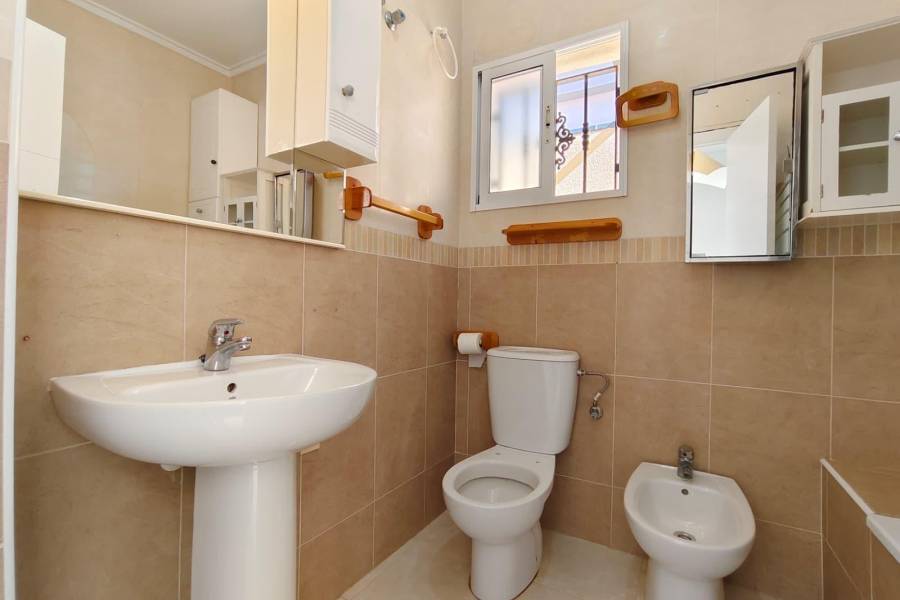 Verkauf - Reihenhaus - Aguas nuevas 1 - Torrevieja