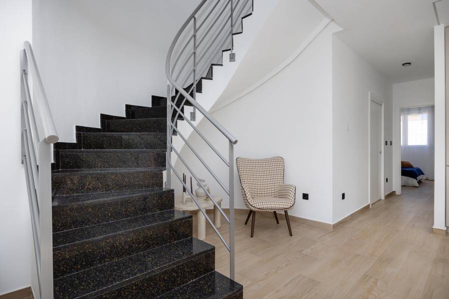 Sale - Villa - Zona los Frutales - Torrevieja