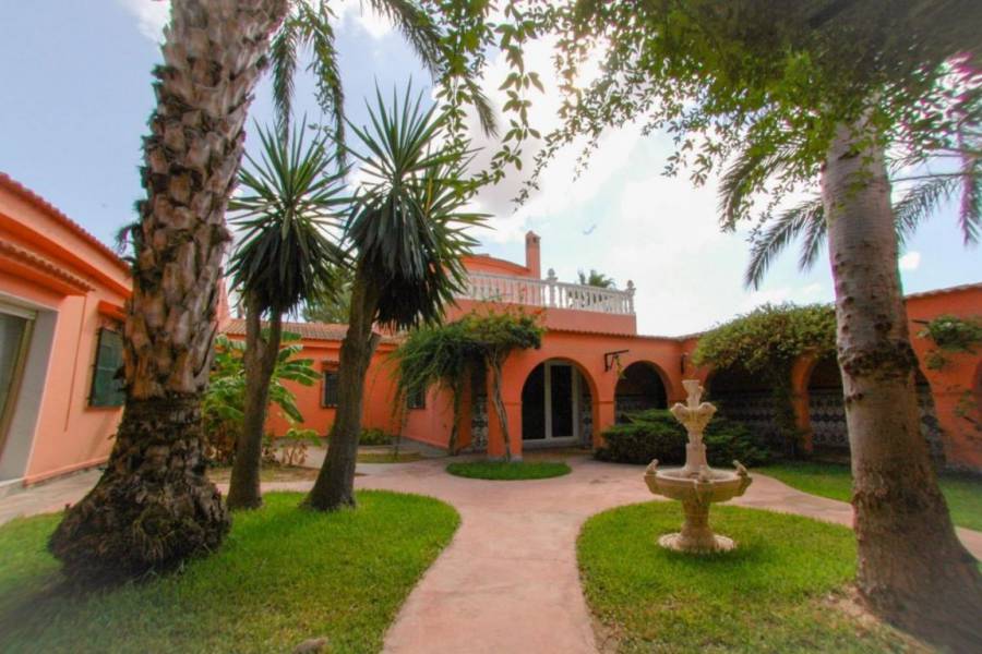 Venta - Villa de Lujo - El chaparral - Torrevieja