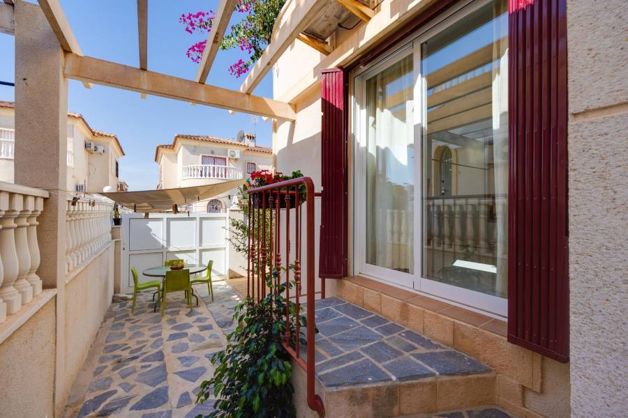 Verkauf - Einfamilienhaus - Aguas Nuevas - Torrevieja