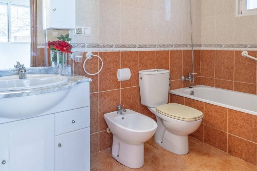 Verkauf - Einfamilienhaus - La Siesta - El Salado - Torreta - Torrevieja