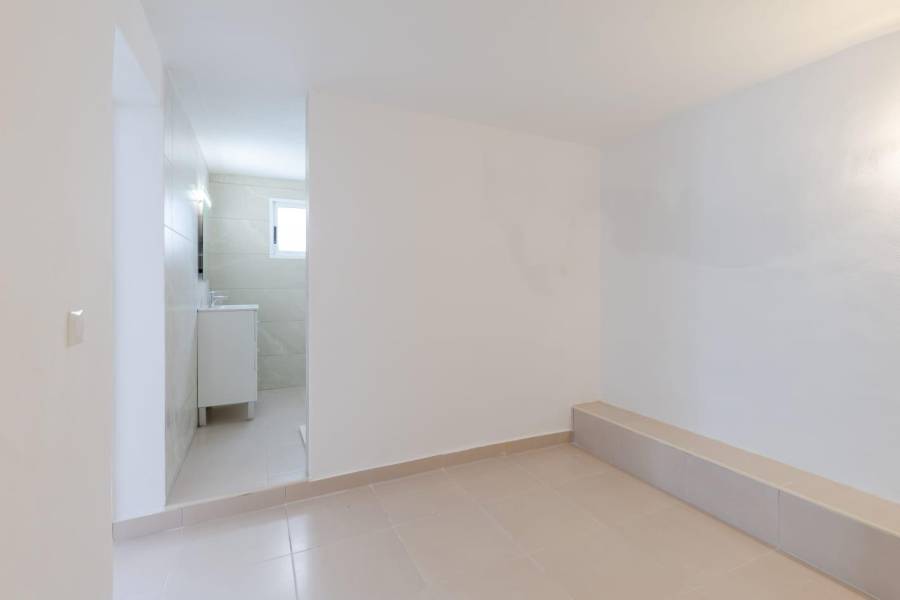 Venta - Chalet - Las filipinas - San Miguel de Salinas