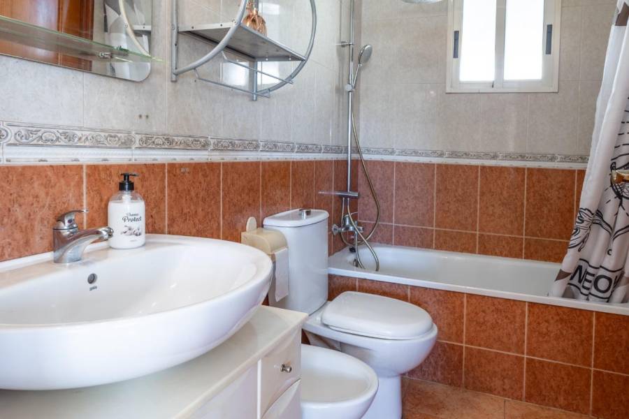 Verkauf - Einfamilienhaus - La Siesta - El Salado - Torreta - Torrevieja