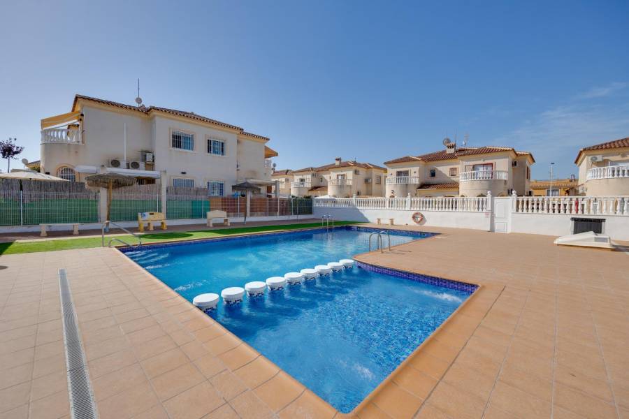 Verkauf - Einfamilienhaus - Aguas Nuevas - Torrevieja